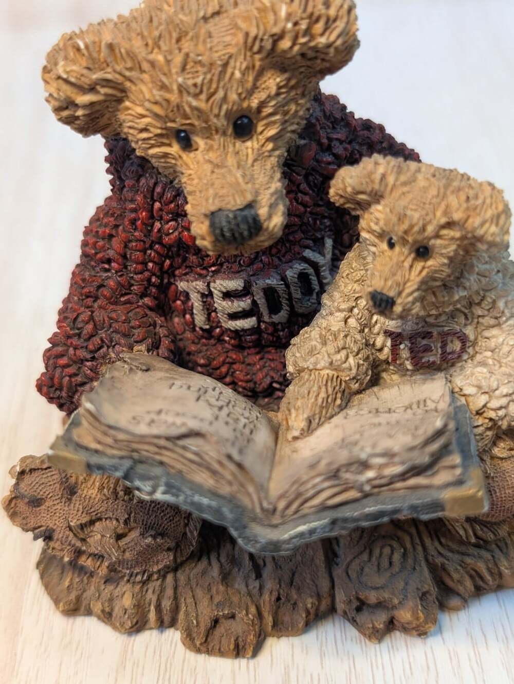 1993 Boyds Bears & Friends Reading Bears Figurine Style 2223 Book Teddy Bear